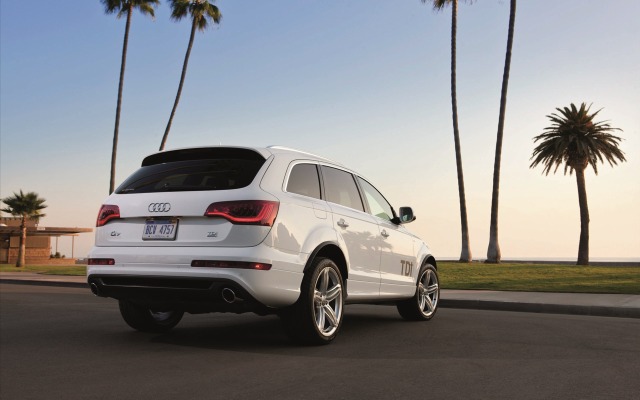 Audi Q7 TDI S 2012. Desktop wallpaper