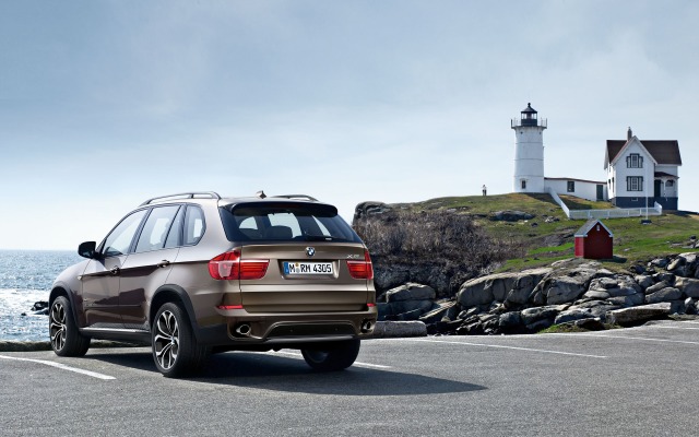 BMW X5 2013. Desktop wallpaper