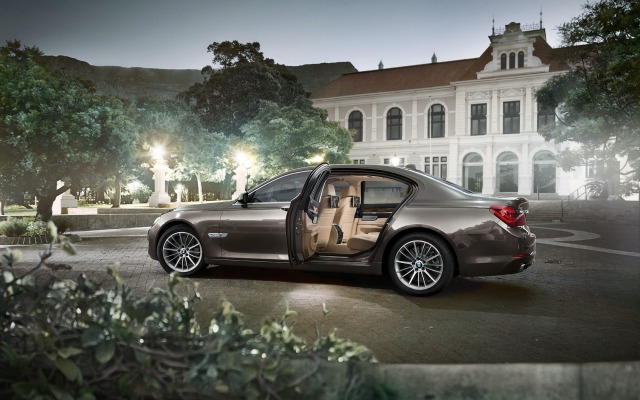 BMW 7 Series Sedan. Desktop wallpaper