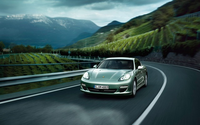 Porsche Panamera 4 Hybrid 2012. Desktop wallpaper