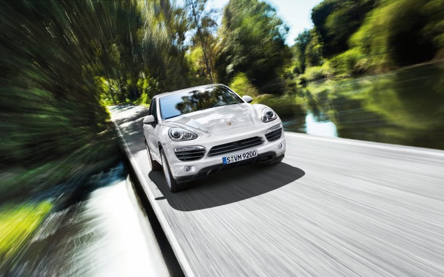 Porsche Cayenne S Hybrid 2012. Desktop wallpaper