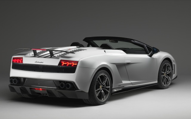 Lamborghini Gallardo LP 570-4 Spyder Performante 2011. Desktop wallpaper