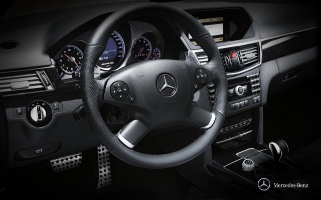 Mercedes-Benz E-Class Saloon 2013. Desktop wallpaper