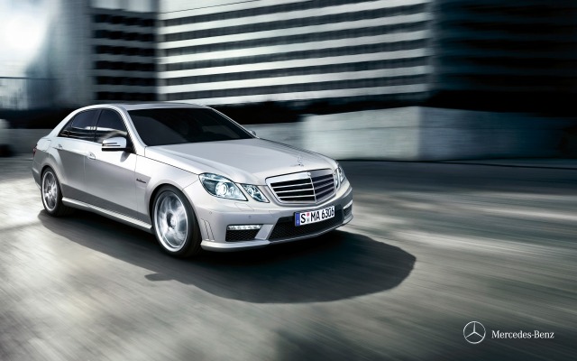 Mercedes-Benz E-Class Saloon 2013. Desktop wallpaper