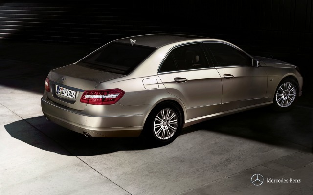 Mercedes-Benz E-Class Saloon 2013. Desktop wallpaper