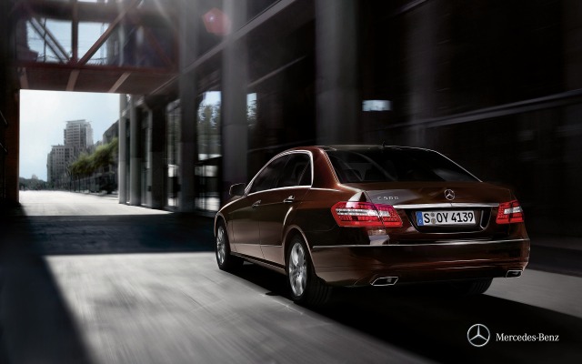 Mercedes-Benz E-Class Saloon 2013. Desktop wallpaper