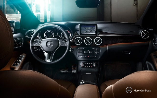 Mercedes-Benz B-Class 2013. Desktop wallpaper