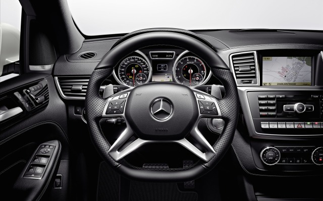 Mercedes-Benz ML 63 AMG 2012. Desktop wallpaper