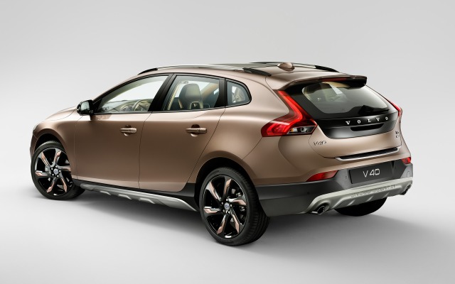 Volvo V40 Cross Country 2013. Desktop wallpaper