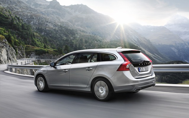 Volvo V60 Plug-in Hybrid 2013. Desktop wallpaper