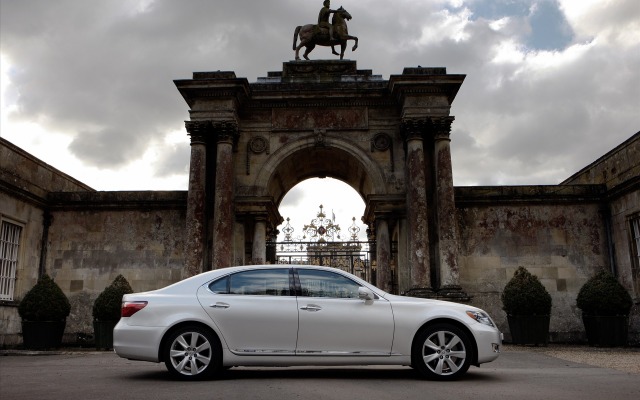 Lexus LS 600h 2010. Desktop wallpaper