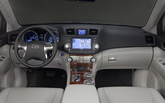 Toyota Highlander Hybrid 2011. Desktop wallpaper