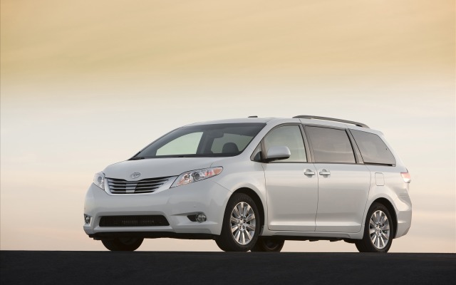 Toyota Sienna 2011. Desktop wallpaper