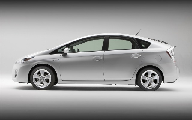 Toyota Prius 2010. Desktop wallpaper