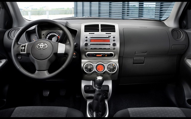 Toyota Urban Cruiser 2009. Desktop wallpaper