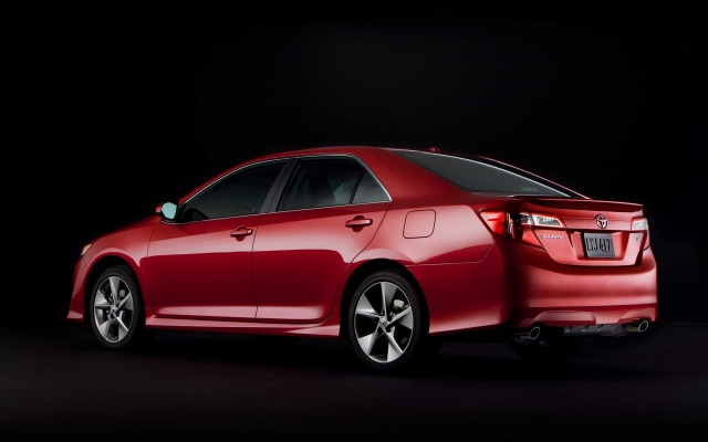 Toyota Camry 2012. Desktop wallpaper