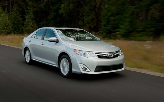 Toyota Camry 2012. Desktop wallpaper