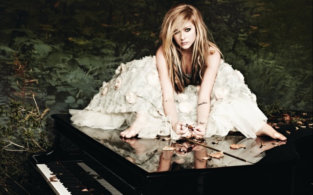 Avril Lavigne. Desktop wallpaper