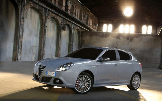 Alfa Romeo Giulietta 2014. Desktop wallpaper