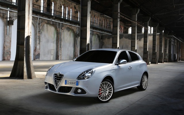 Alfa Romeo Giulietta 2014. Desktop wallpaper