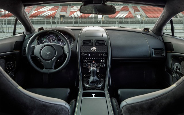 Aston Martin V8 Vantage N430 2015. Desktop wallpaper