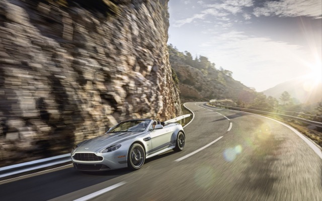 Aston Martin V8 Vantage GT 2015. Desktop wallpaper