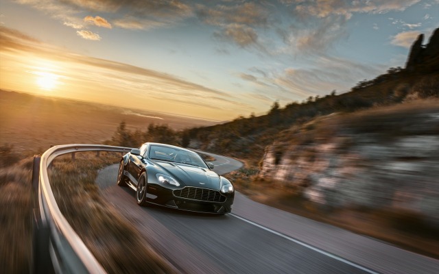 Aston Martin V8 Vantage GT 2015. Desktop wallpaper
