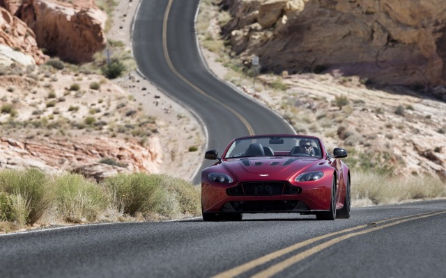 Aston Martin V12 Vantage S Roadster 2015. Desktop wallpaper