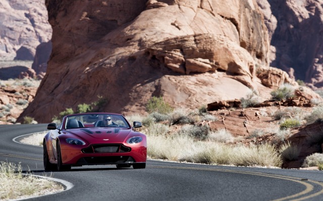 Aston Martin V12 Vantage S Roadster 2015. Desktop wallpaper