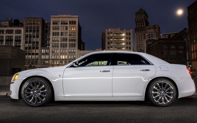 Chrysler 300 Motown Edition 2013. Desktop wallpaper