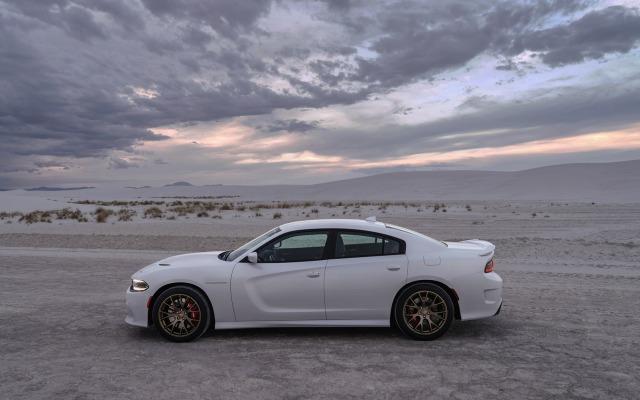 Dodge Charger SRT Hellcat 2015. Desktop wallpaper