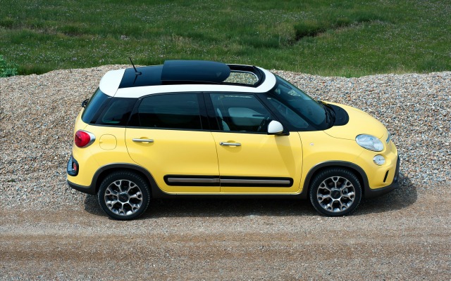 Fiat 500L Trekking 2014. Desktop wallpaper