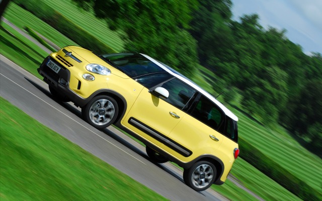 Fiat 500L Trekking 2014. Desktop wallpaper