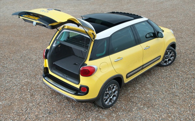 Fiat 500L Trekking 2014. Desktop wallpaper