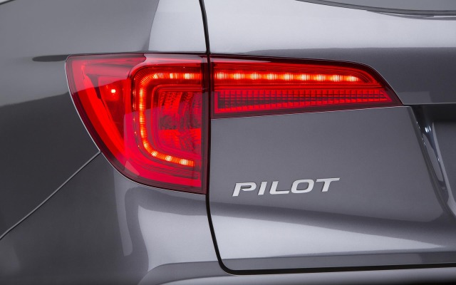 Honda Pilot 2016. Desktop wallpaper