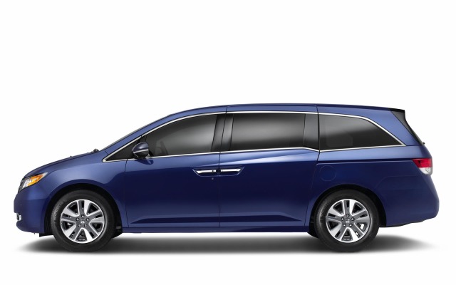 Honda Odyssey 2015. Desktop wallpaper