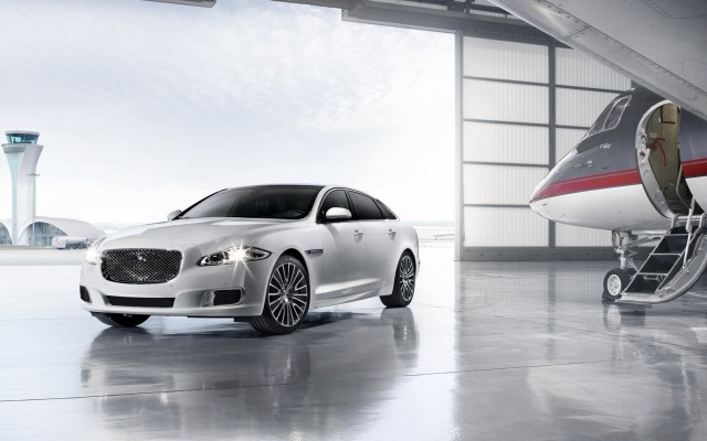 Jaguar XJ Ultimate 2013. Desktop wallpaper