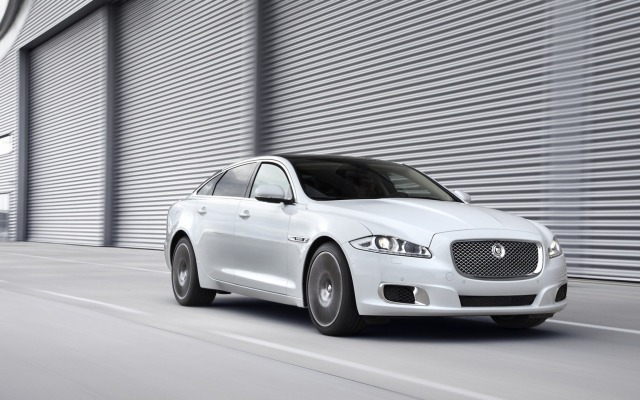 Jaguar XJ Ultimate 2013. Desktop wallpaper