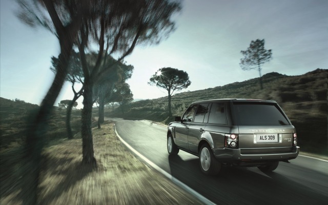 Land Rover Range Rover Vogue 2012. Desktop wallpaper