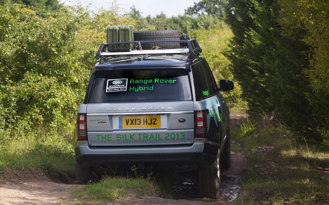 Land Rover Range Rover Hybrid 2015. Desktop wallpaper