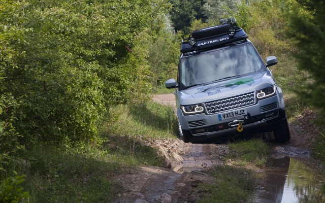 Land Rover Range Rover Hybrid 2015. Desktop wallpaper