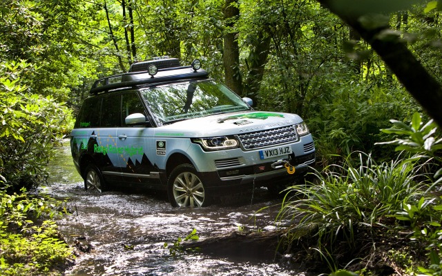 Land Rover Range Rover Hybrid 2015. Desktop wallpaper