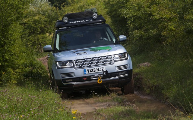 Land Rover Range Rover Hybrid 2015. Desktop wallpaper
