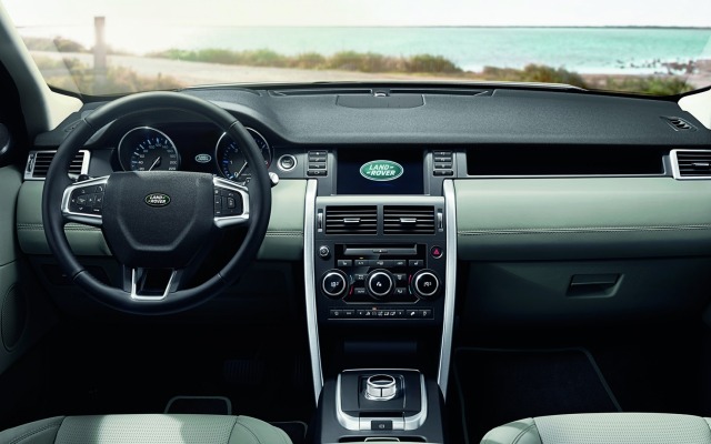 Land Rover Discovery Sport 2015. Desktop wallpaper