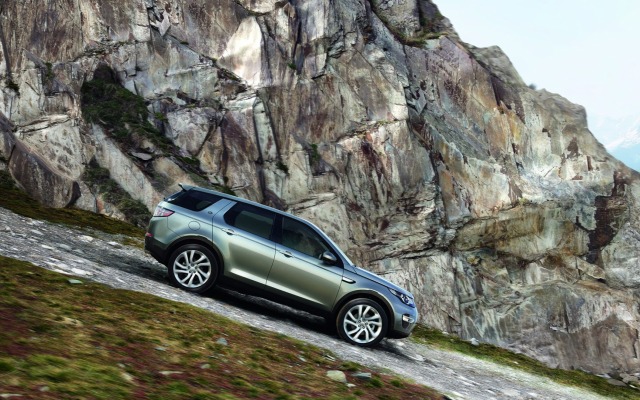 Land Rover Discovery Sport 2015. Desktop wallpaper