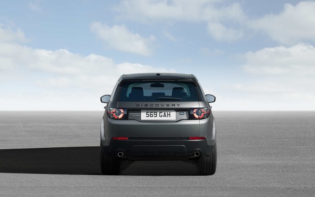 Land Rover Discovery Sport 2015. Desktop wallpaper