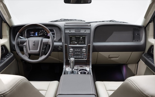 Lincoln Navigator 2015. Desktop wallpaper