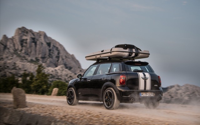 MINI Cooper S Countryman Camp 2013. Desktop wallpaper