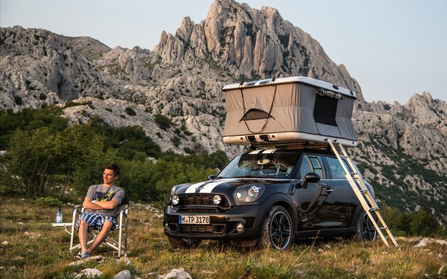 MINI Cooper S Countryman Camp 2013. Desktop wallpaper