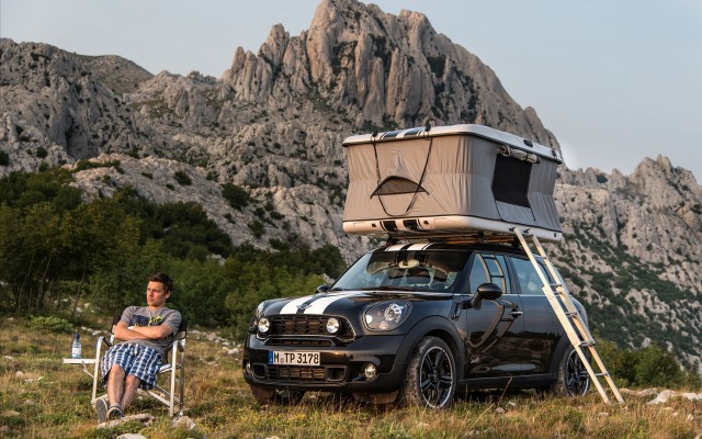 MINI Cooper S Countryman Camp 2013. Desktop wallpaper